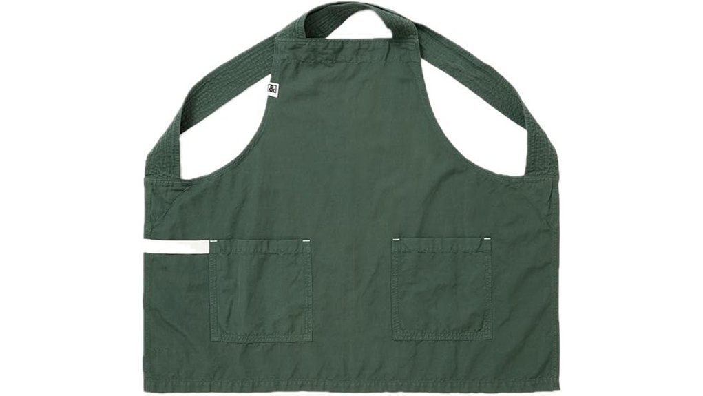 Best Crossback Aprons Home Cooks Swear By stylish chef smock with pockets
